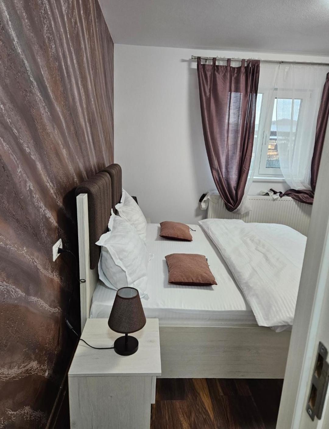 Casa Coco Hotel Curtea De Arges Ngoại thất bức ảnh